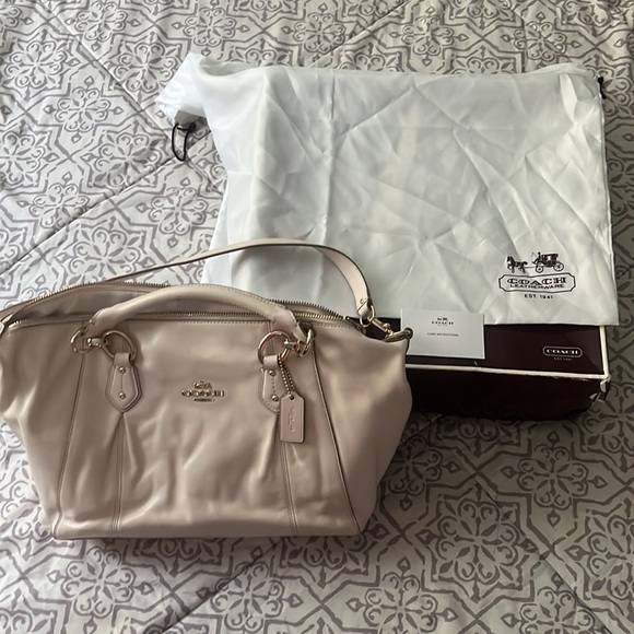 Pink Pearl Authentic Coach Satchel - Picture 2 of 8